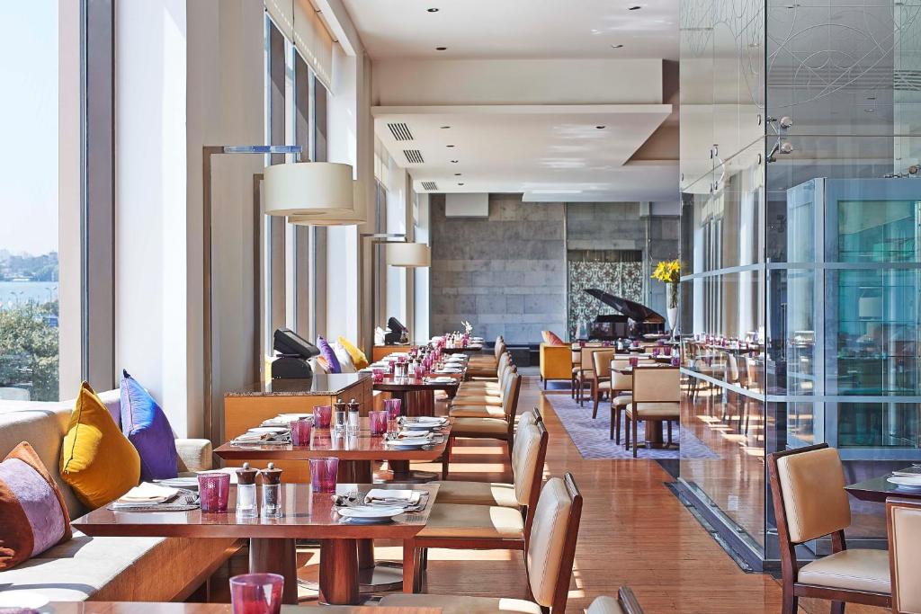 كونراد القاهرة وكازينو