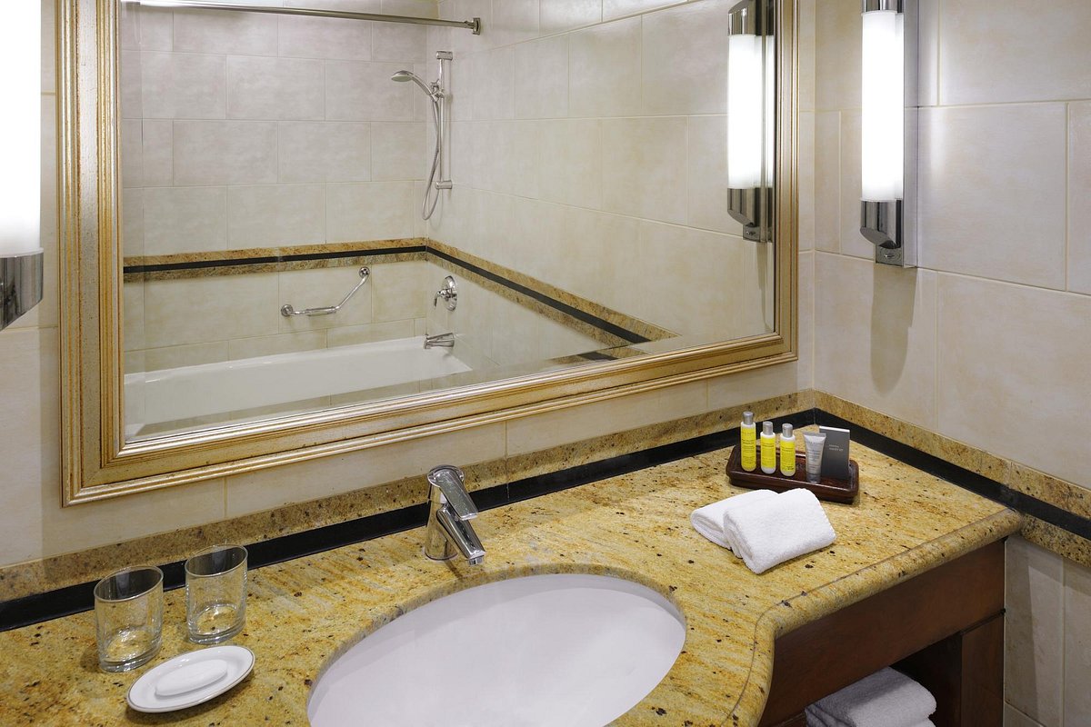 فندق ماريوت القاهرة وكازينو عمر الخيام