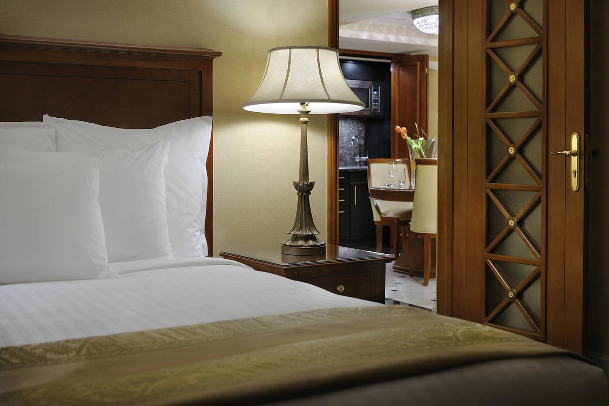 فندق ماريوت القاهرة وكازينو عمر الخيام