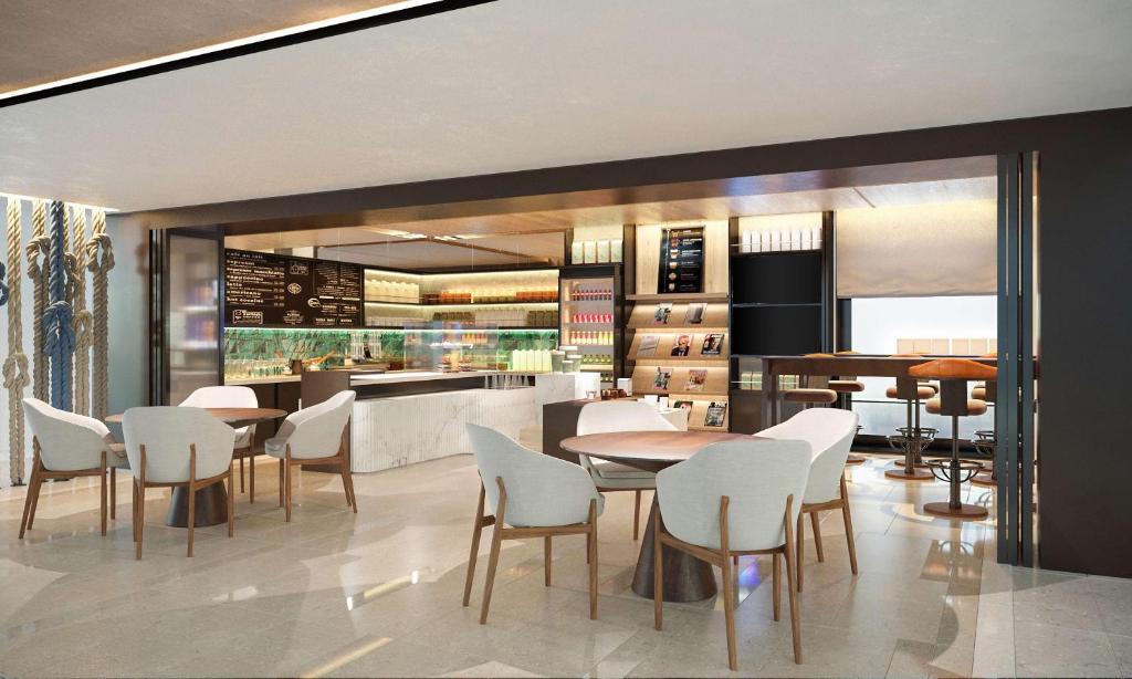 حياة ريجنسي كايرو ويست