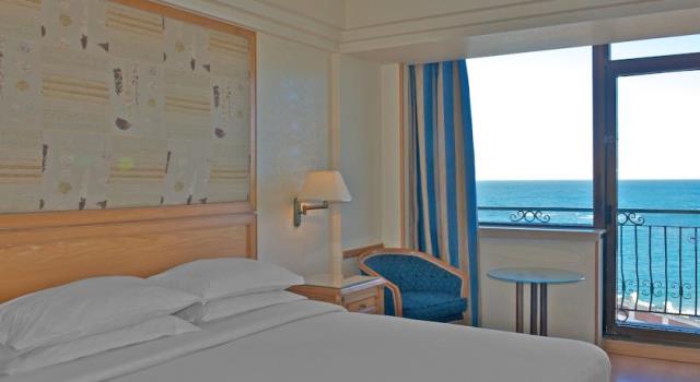 فندق شيراتون المنتزه