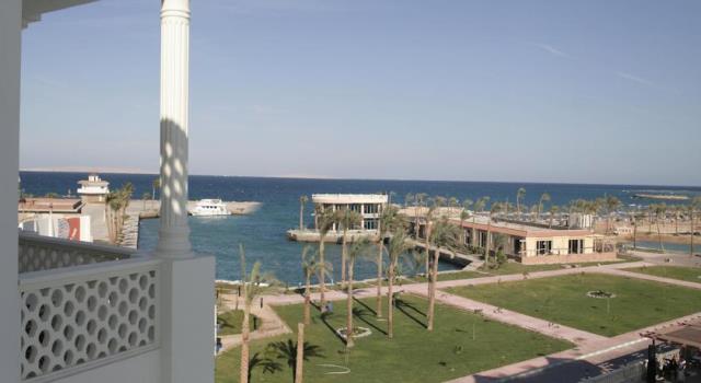 جولدن اميرالد ريزورت