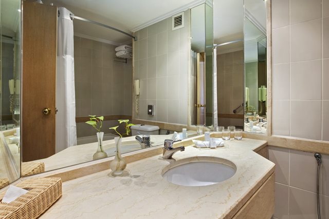 فندق ھیلتون بلازا