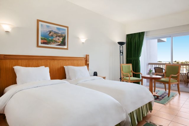 ھیلتون لونج بيتش