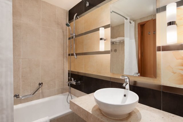 ھیلتون لونج بيتش