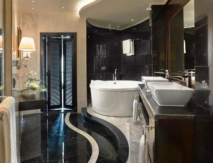 فندق رويال مكسيم كمبنسكي 5 نجوم