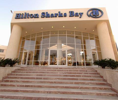 منتجع هيلتون شاركس باي
