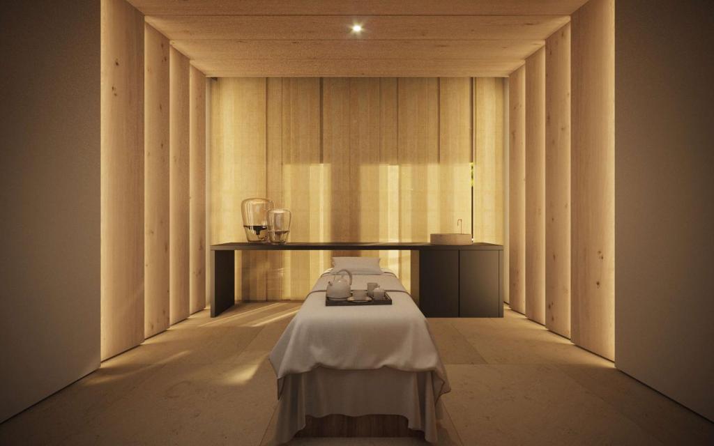 حياة ريجنسي كايرو ويست