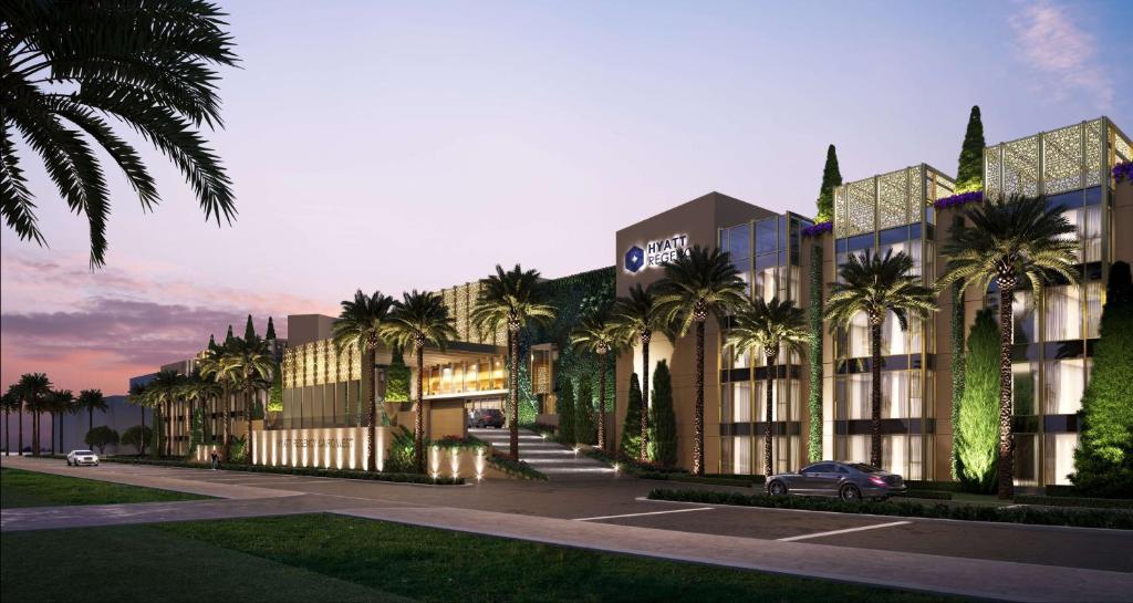 حياة ريجنسي كايرو ويست